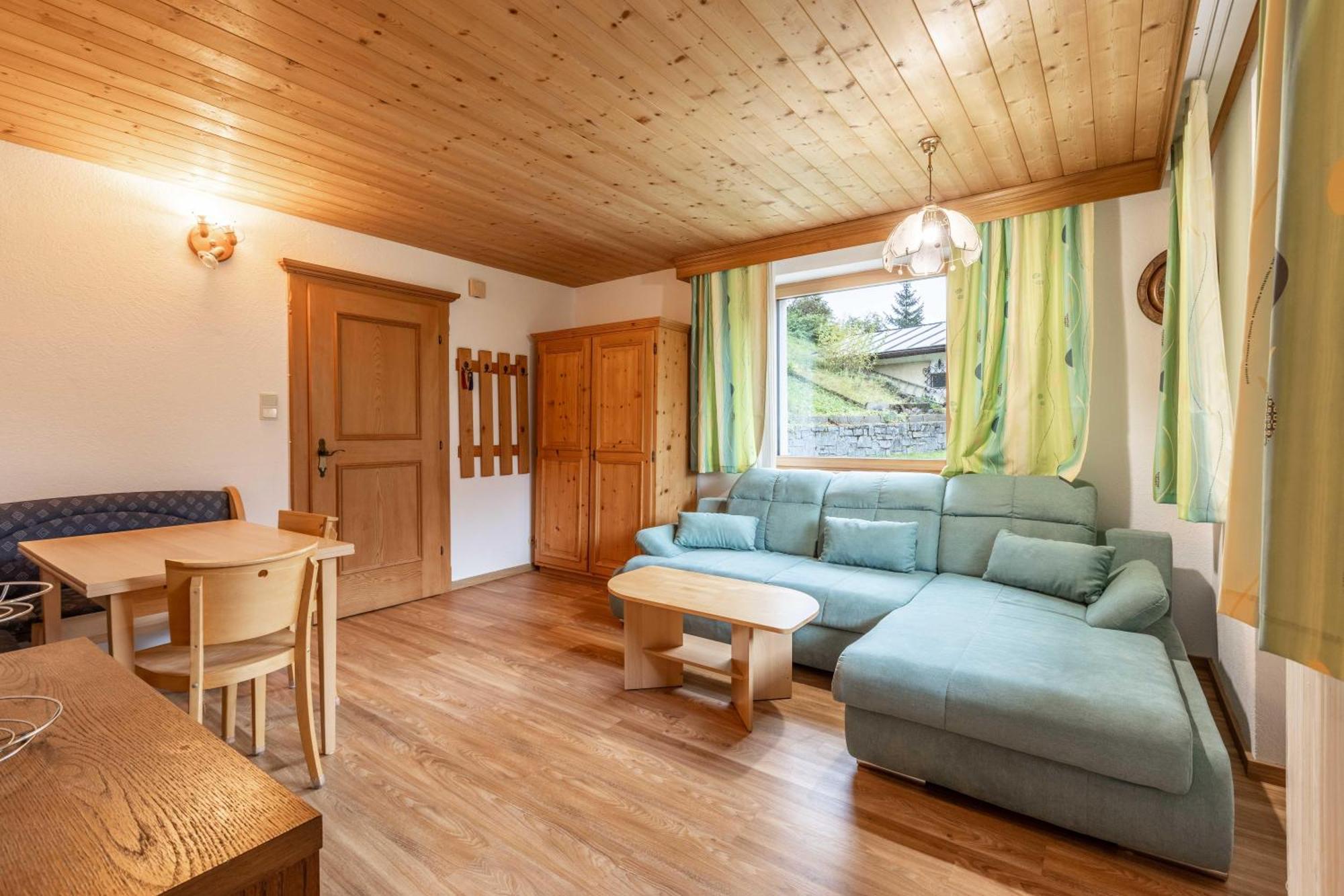 Haus Weinberg Apartment Pettneu am Arlberg Exterior photo